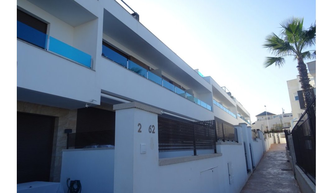 Reventa - Adosado -
Torrevieja - Los Balcones