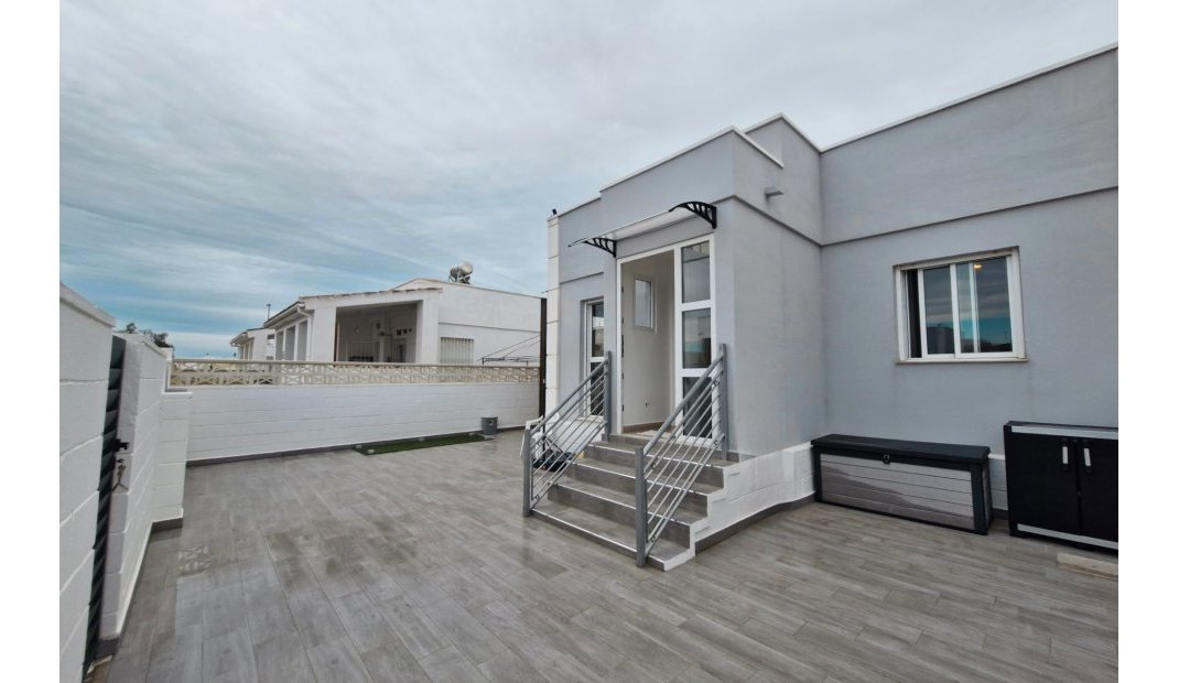 Resale - Villa / Semi semi-detached -
Torre Pacheco - Sierra Golf - Balsicas