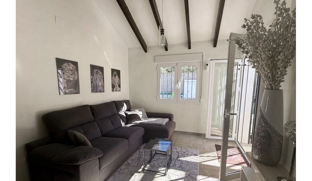 Endursala - Einbýlishús -
Alhama