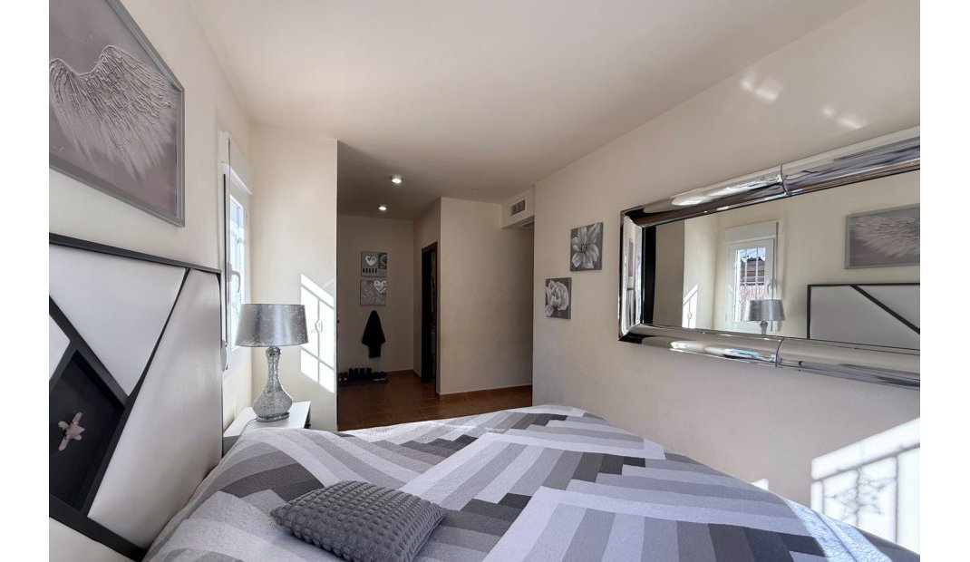 Endursala - Einbýlishús -
Alhama