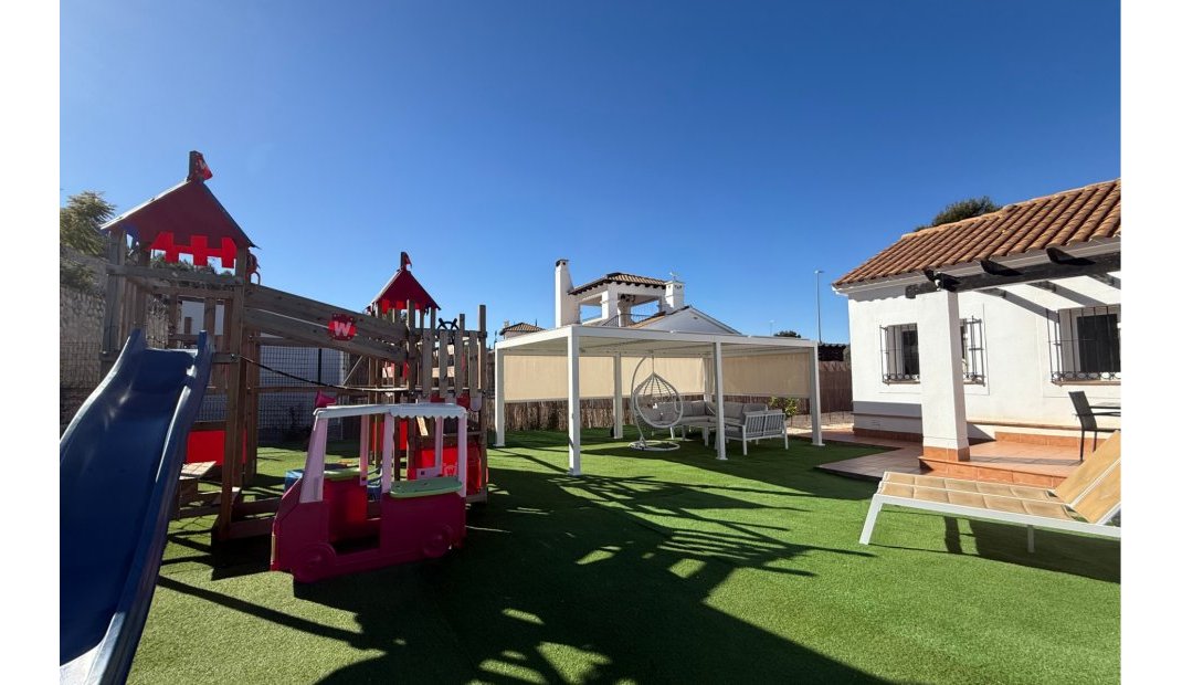 Endursala - Einbýlishús -
Alhama