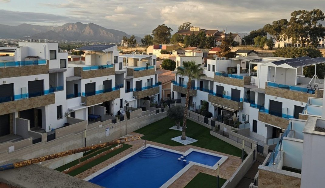 New Build - town house -
Bigastro - pueblo