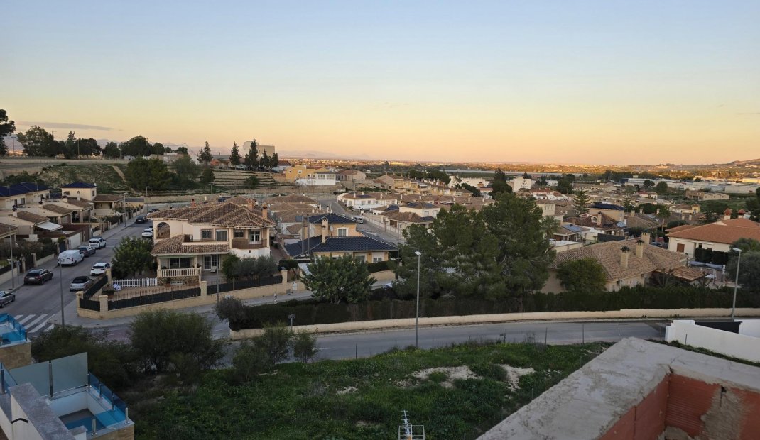 New Build - town house -
Bigastro - pueblo