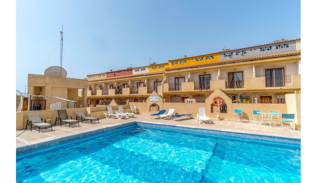 Endursala - Tvíbýlishúsi  -
Playa Flamenca