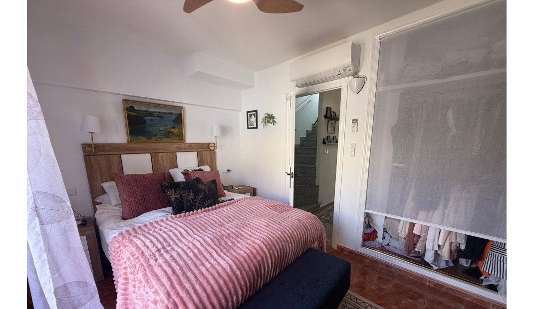 Endursala - Tvíbýlishúsi  -
Playa Flamenca