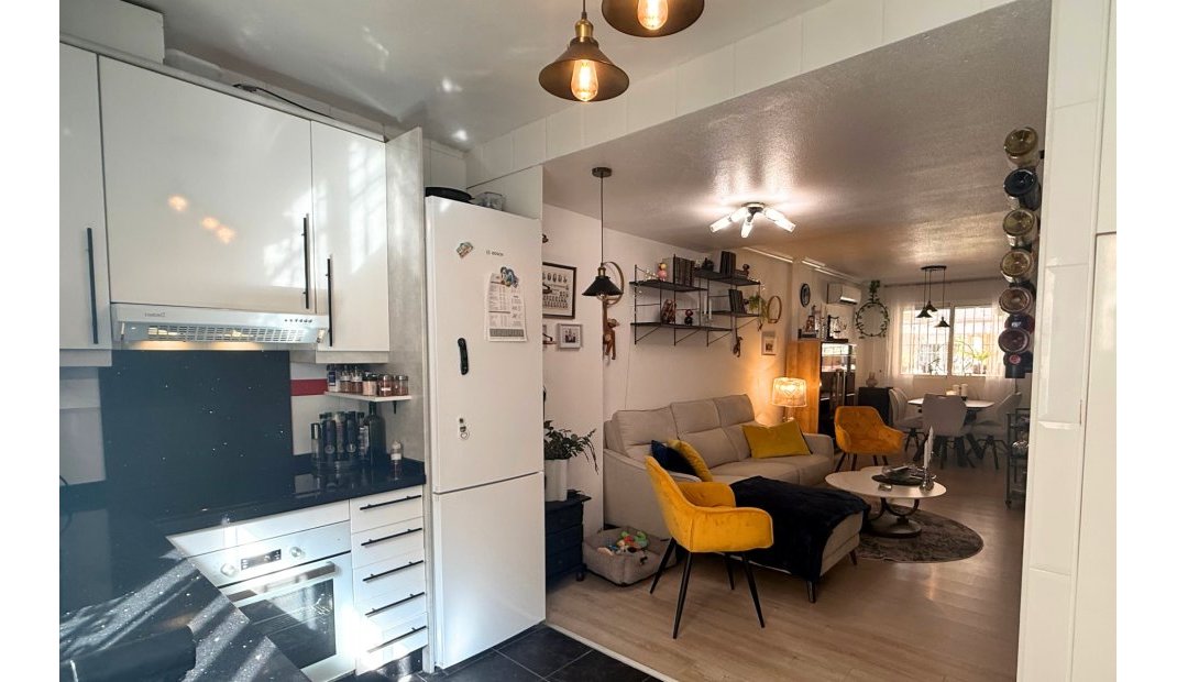 Endursala - Tvíbýlishúsi  -
Playa Flamenca