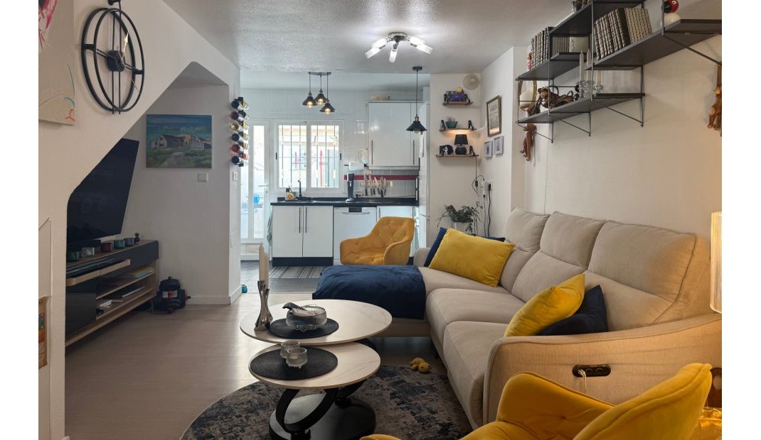 Endursala - Tvíbýlishúsi  -
Playa Flamenca