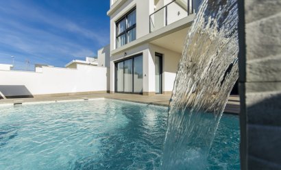 Nýbygging - Einbýlishús -
San Miguel de Salinas - Cerro Del Sol