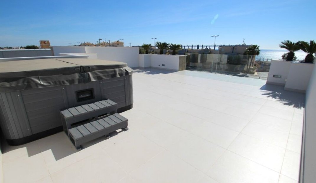 Nýbygging - Einbýlishús -
Orihuela Costa - Campoamor