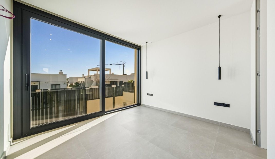 Nýbygging - Einbýlishús -
Polop - La Alberca