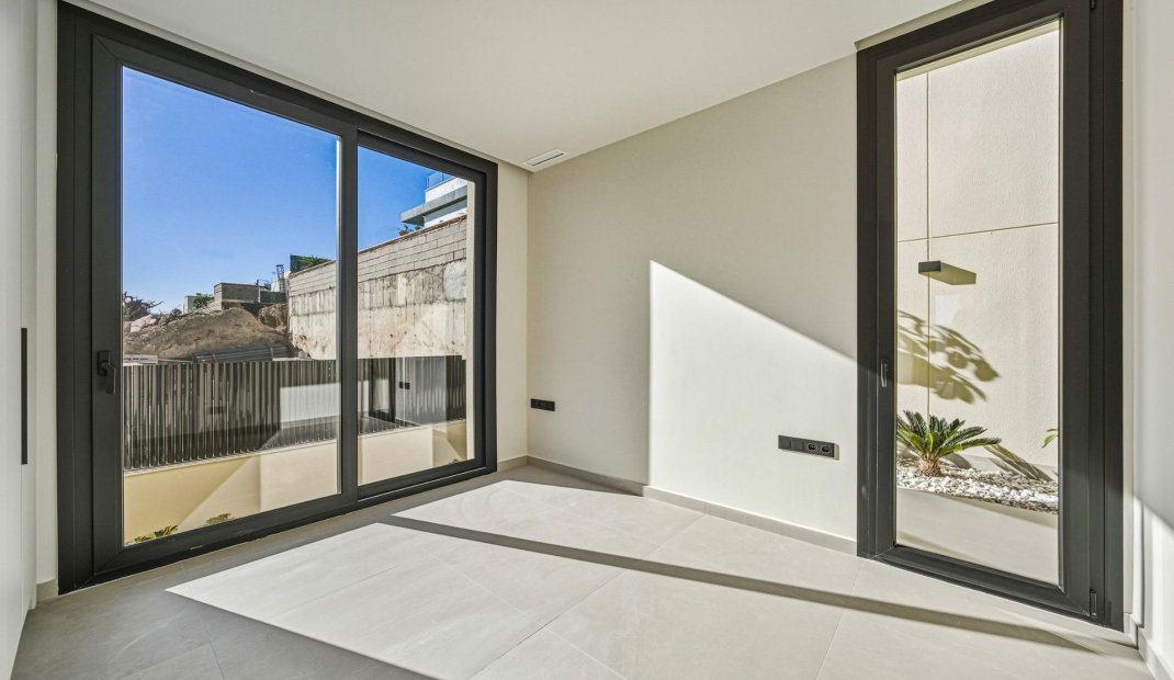 Nýbygging - Einbýlishús -
Polop - La Alberca