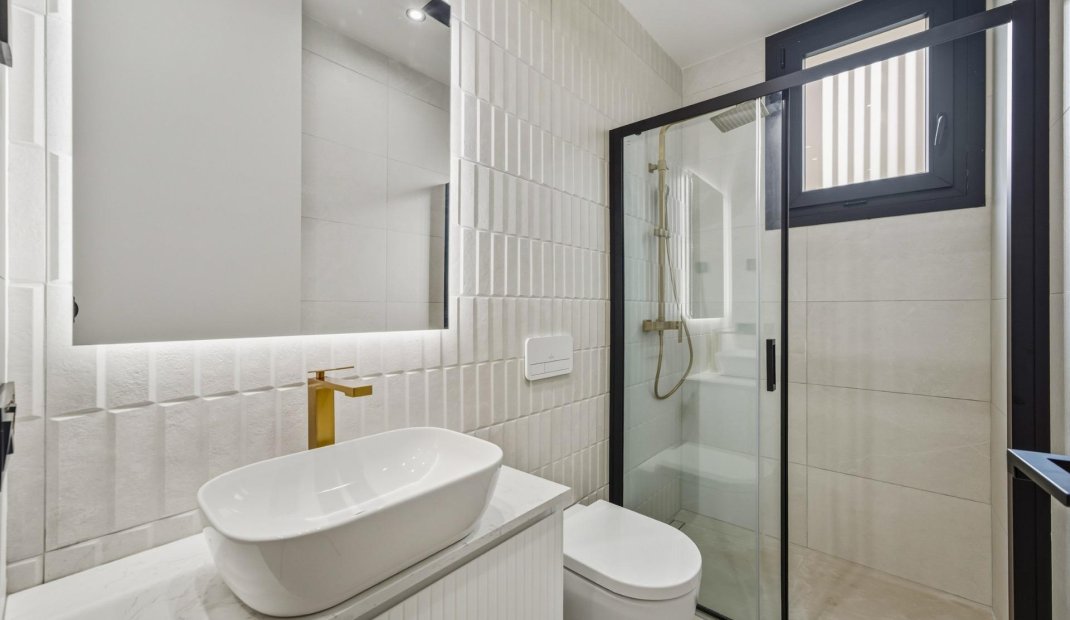 Nýbygging - Einbýlishús -
Polop - La Alberca