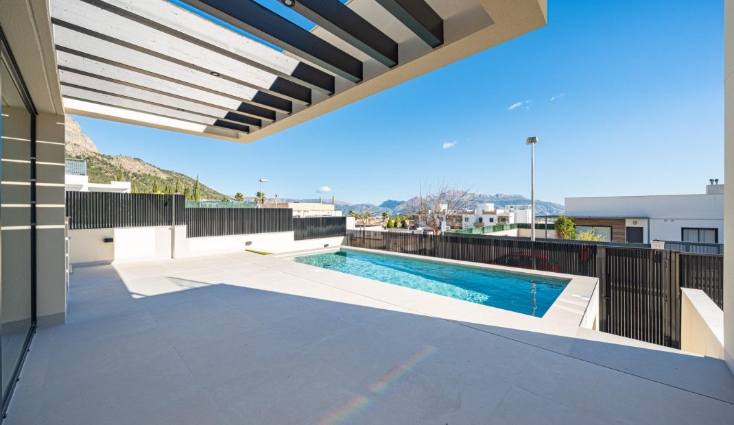 Nýbygging - Einbýlishús -
Polop - La Alberca