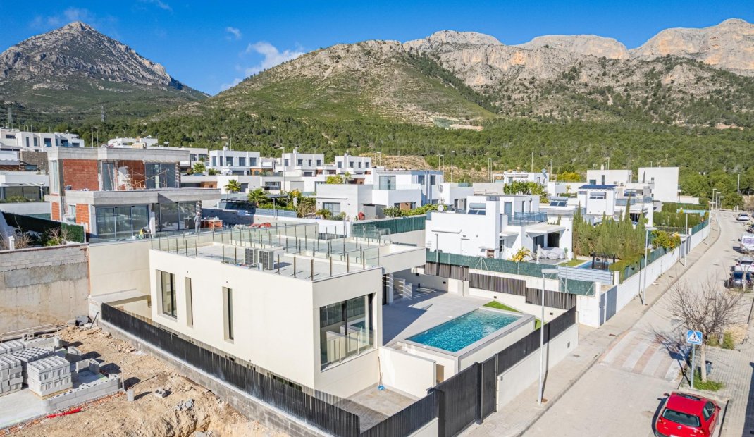 Nýbygging - Einbýlishús -
Polop - La Alberca