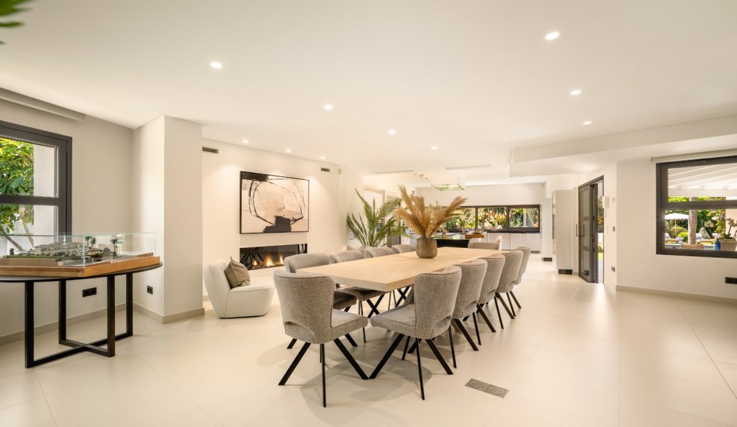 Obra nueva - Villa -
Marbella