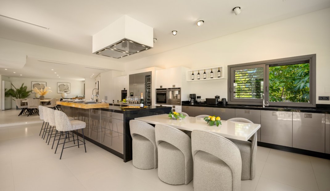 Obra nueva - Villa -
Marbella