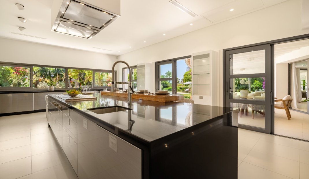 Obra nueva - Villa -
Marbella