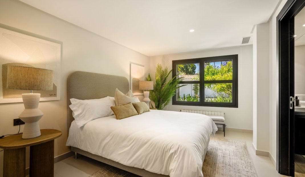 Obra nueva - Villa -
Marbella