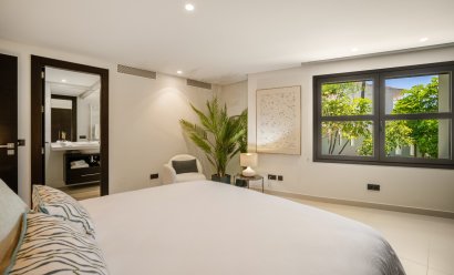 Obra nueva - Villa -
Marbella