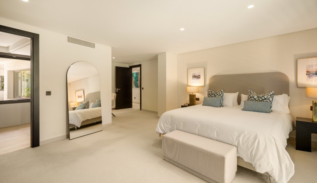 Obra nueva - Villa -
Marbella