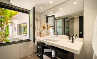 Obra nueva - Villa -
Marbella