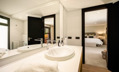 Obra nueva - Villa -
Marbella