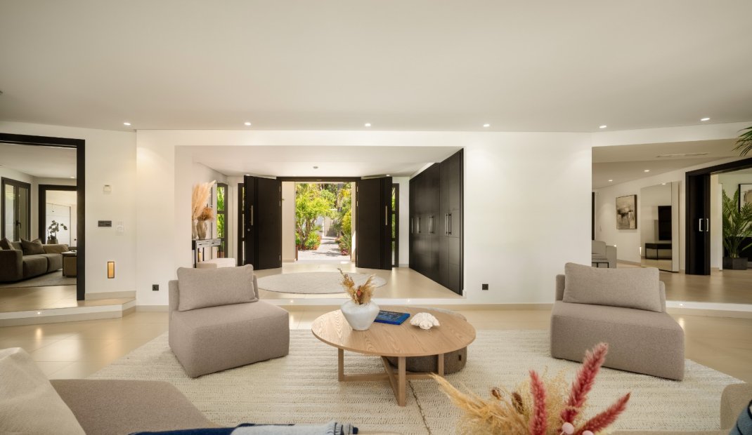 Obra nueva - Villa -
Marbella