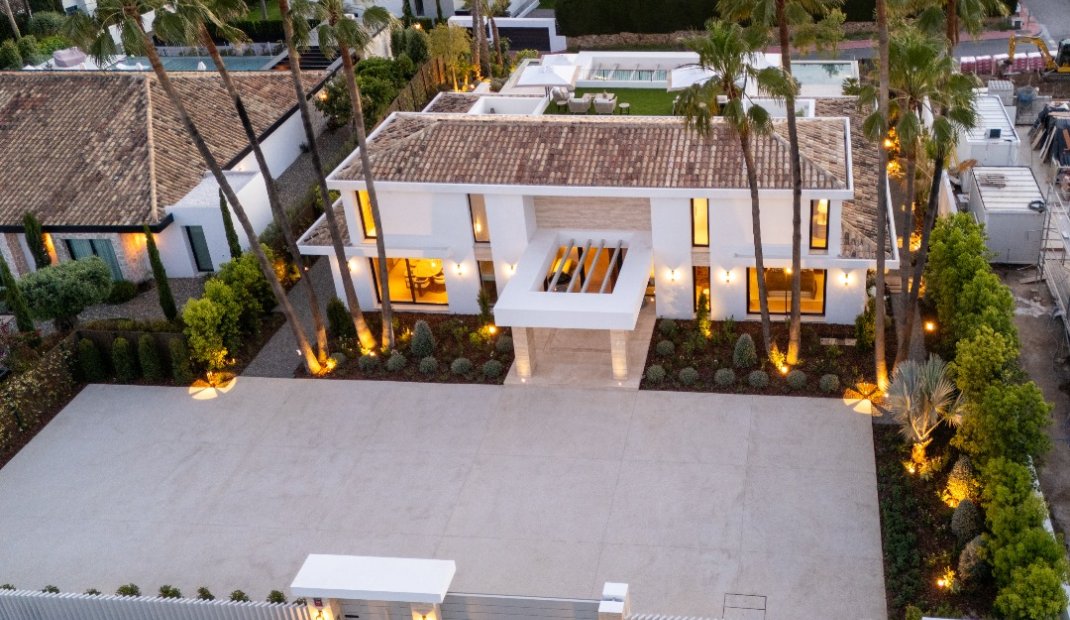 Obra nueva - Villa -
Marbella