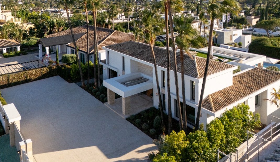 Obra nueva - Villa -
Marbella