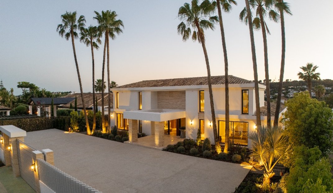 Obra nueva - Villa -
Marbella