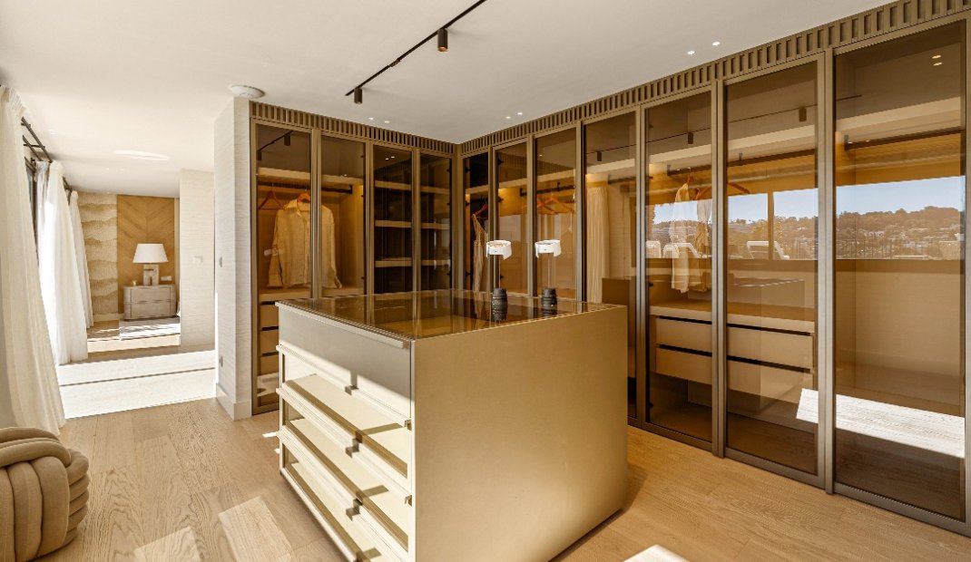 Obra nueva - Villa -
Marbella