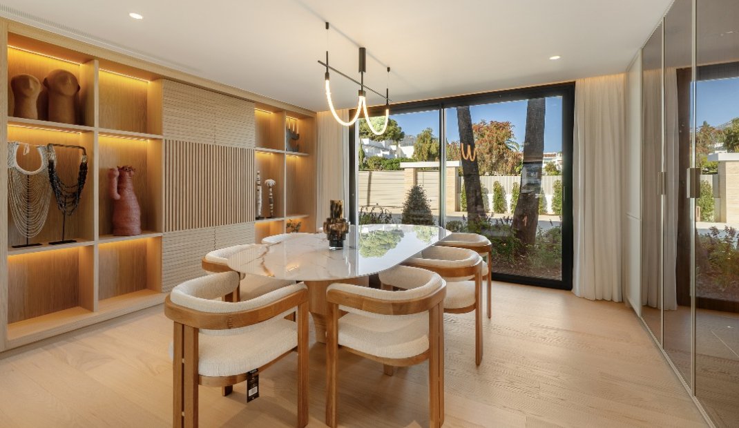 Obra nueva - Villa -
Marbella