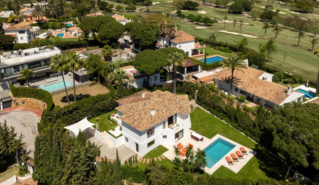 Obra nueva - Villa -
Marbella