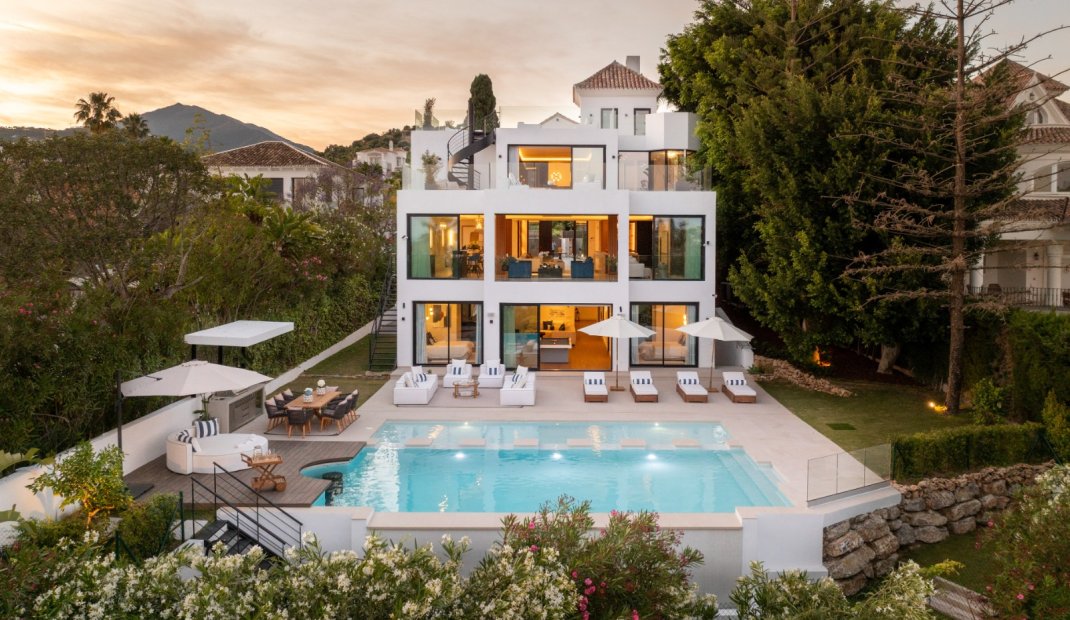 Obra nueva - Villa -
Marbella