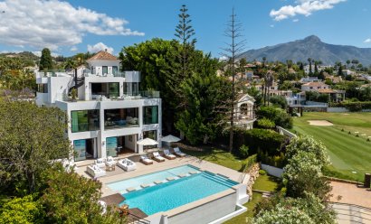 Obra nueva - Villa -
Marbella
