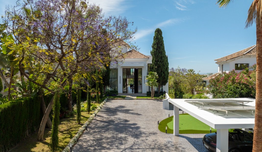 Obra nueva - Villa -
Marbella