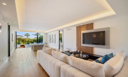 Obra nueva - Villa -
Marbella