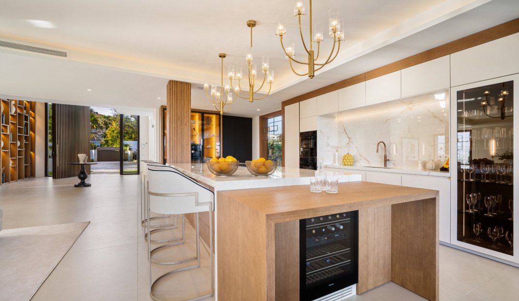 Obra nueva - Villa -
Marbella