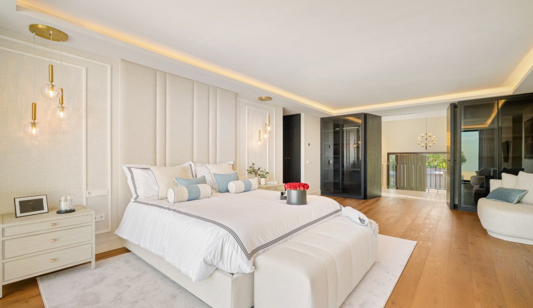 Obra nueva - Villa -
Marbella