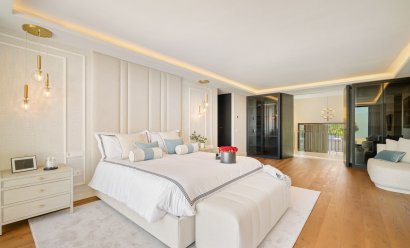 Obra nueva - Villa -
Marbella