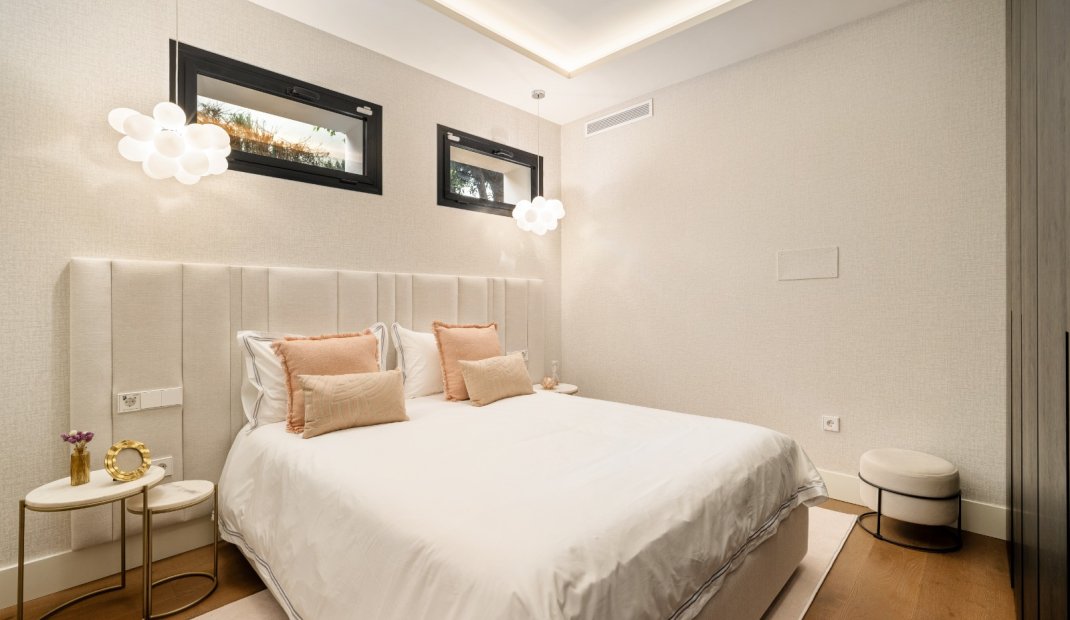 Obra nueva - Villa -
Marbella