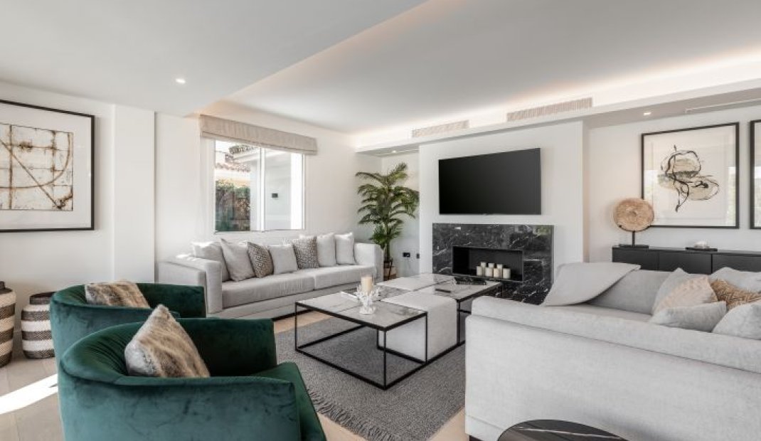 Obra nueva - Villa -
Marbella