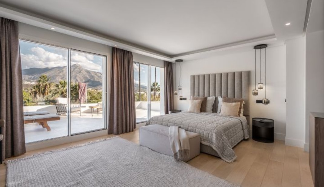 Obra nueva - Villa -
Marbella