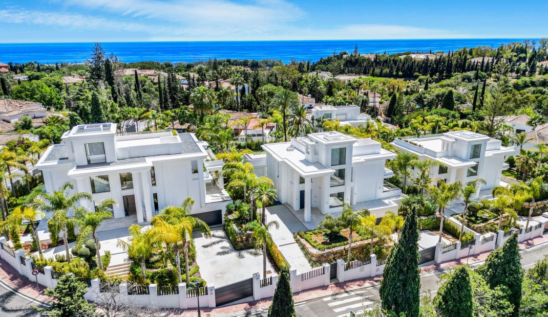 Obra nueva - Villa -
Marbella