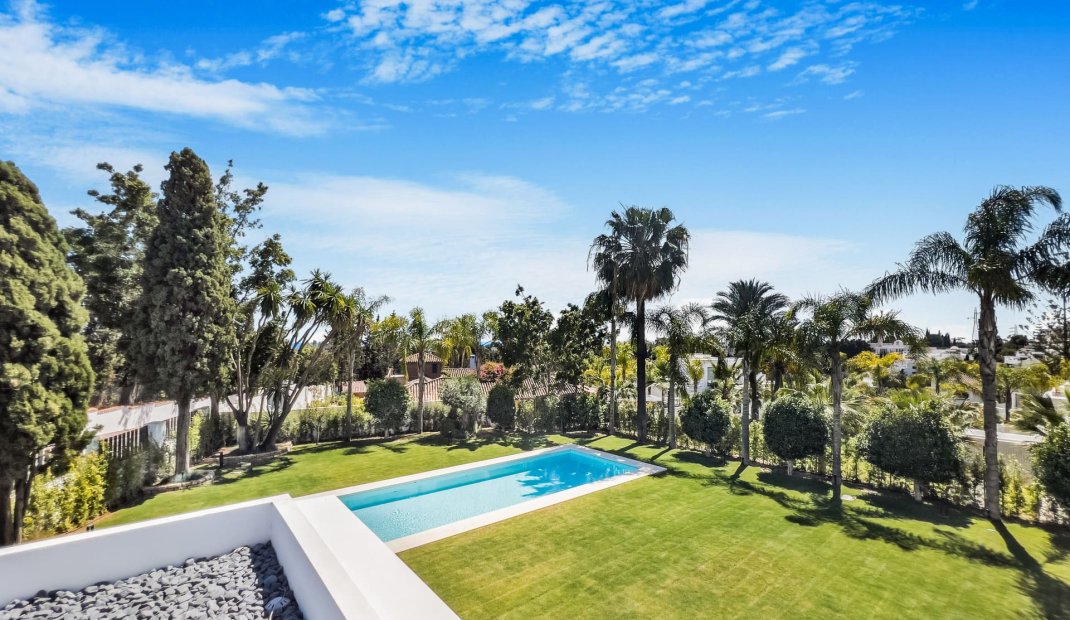 Obra nueva - Villa -
Marbella