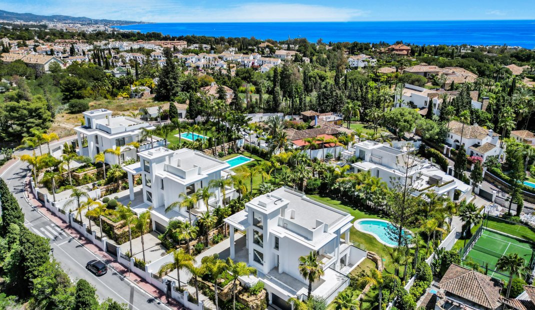 Obra nueva - Villa -
Marbella