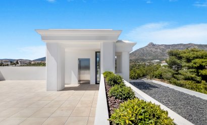 Obra nueva - Villa -
Marbella