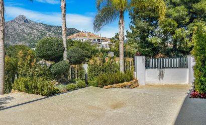 Obra nueva - Villa -
Marbella