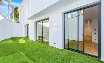 Obra nueva - Villa -
Marbella