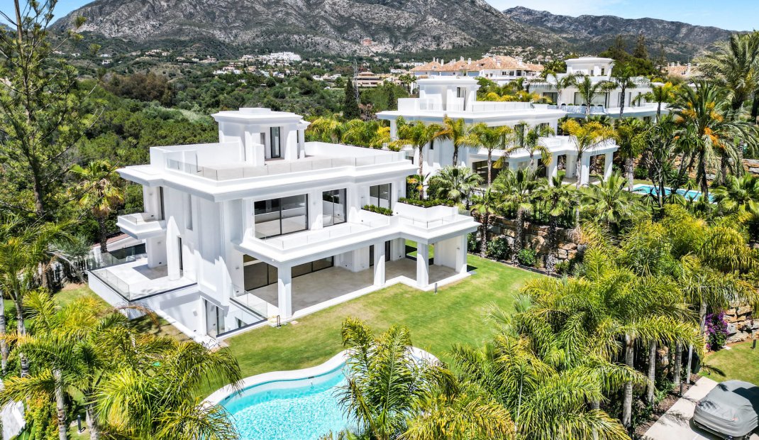 Obra nueva - Villa -
Marbella